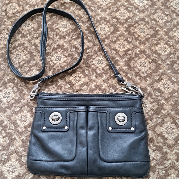 Marc Jacobs Black Leather Crossbody with Dual Front Pockets - Picture 4 of 9